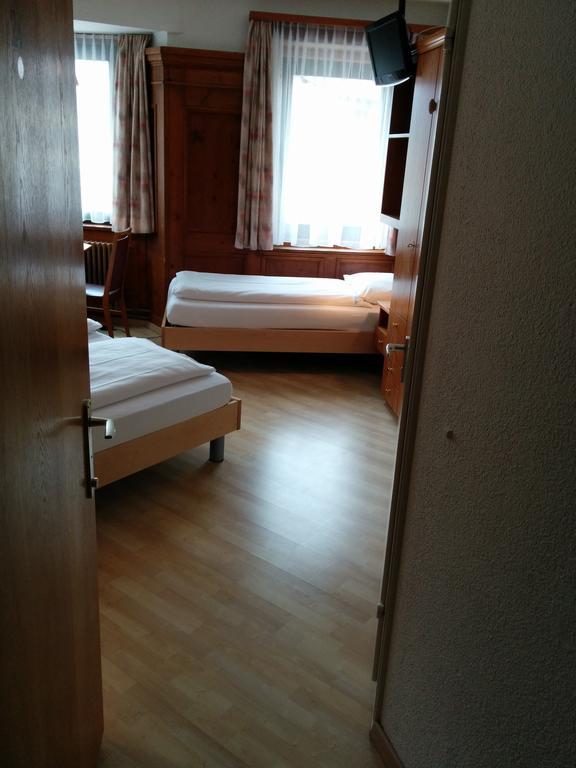 Hotel Terminus Samedan Szoba fotó