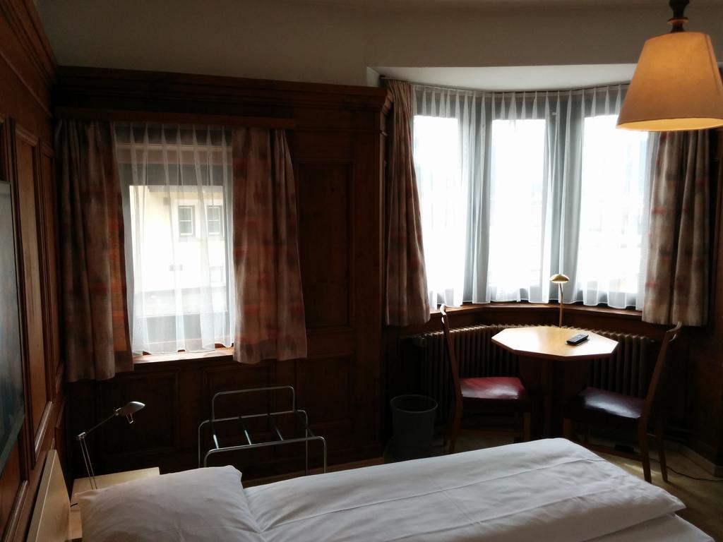 Hotel Terminus Samedan Szoba fotó