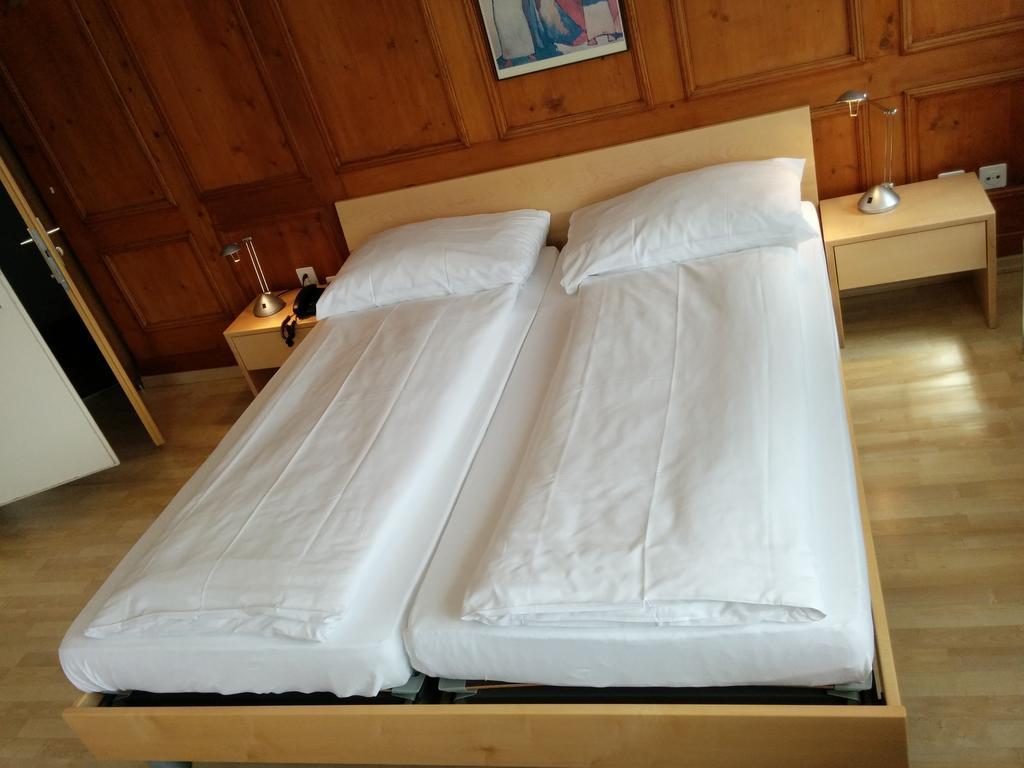 Hotel Terminus Samedan Szoba fotó