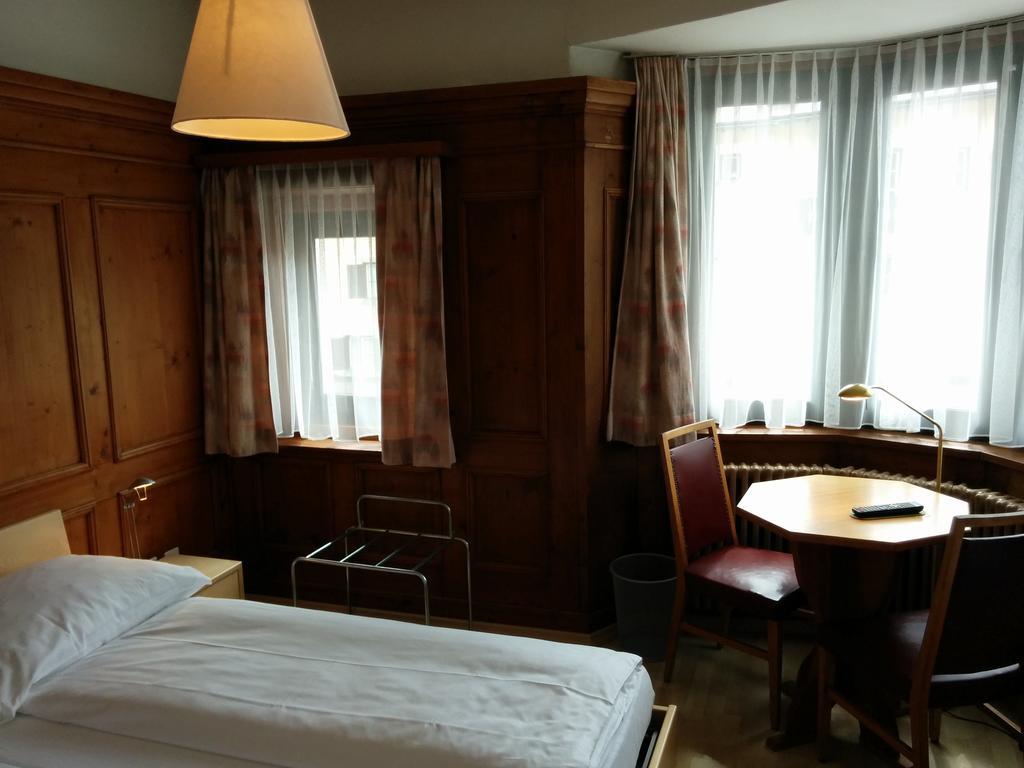 Hotel Terminus Samedan Szoba fotó