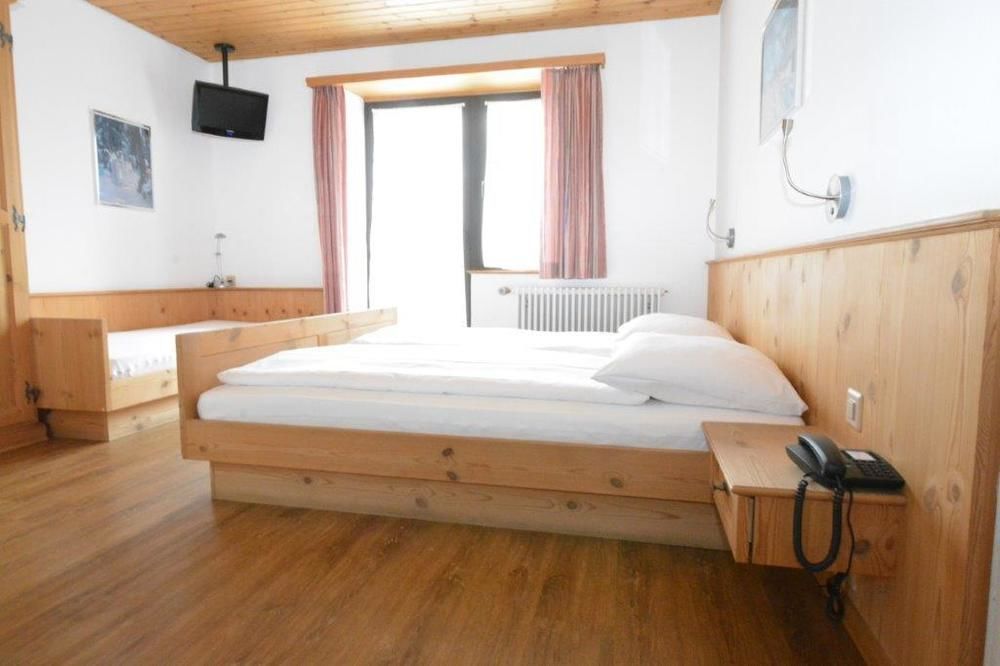 Hotel Terminus Samedan Kültér fotó