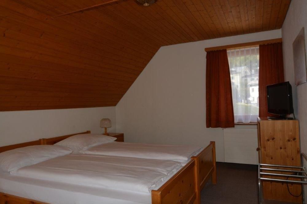 Hotel Terminus Samedan Kültér fotó